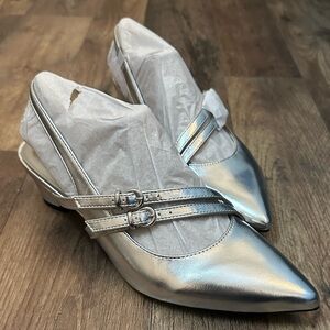LifeStride Silver Slingback Heels 7.5W Pointed Toe Straps